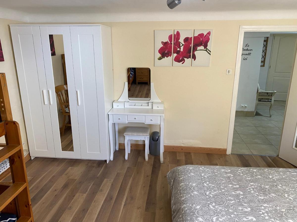 Peaceful 3 Bedroom 8 Person Ground Floor Apartment With Large Private Heated Pool La Digne-d'Amont Eksteriør bilde