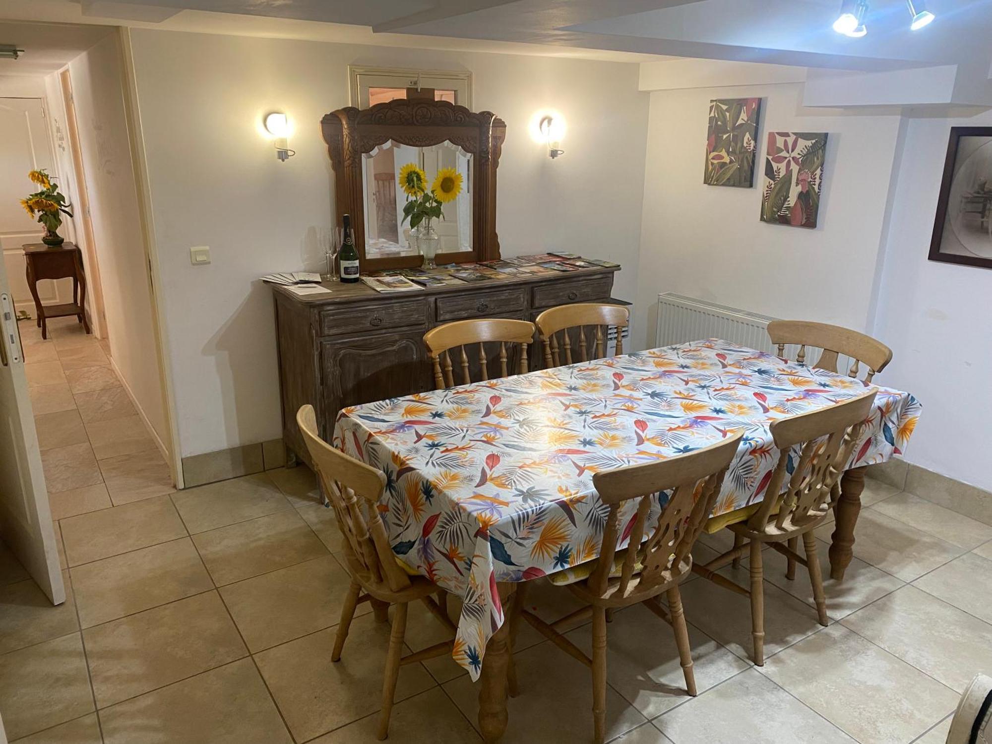 Peaceful 3 Bedroom 8 Person Ground Floor Apartment With Large Private Heated Pool La Digne-d'Amont Eksteriør bilde